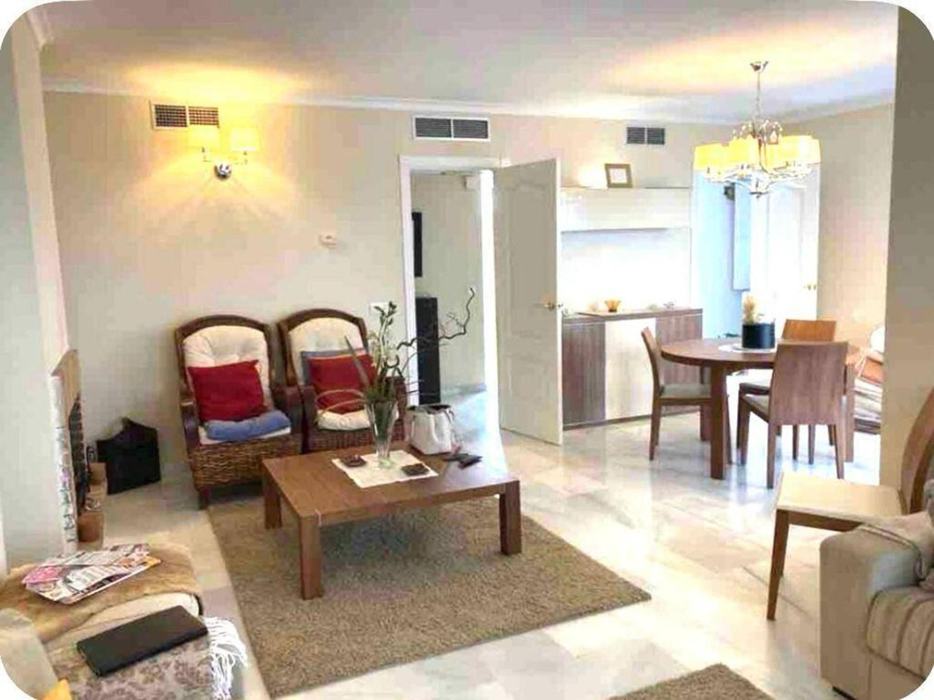 - Sleeps 6 Pool & Private Terrace * Marbella