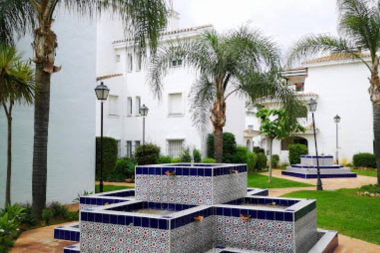 - Sleeps 6 Pool & Private Terrace *