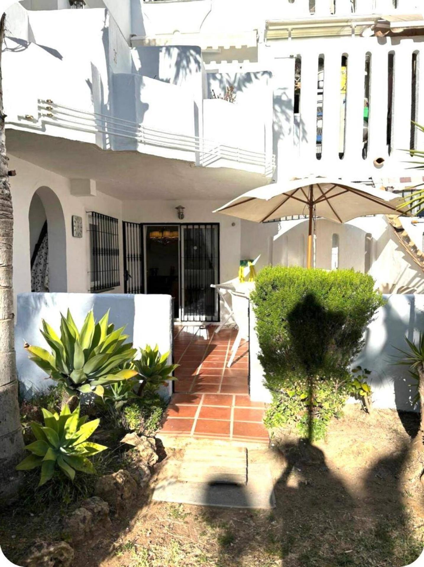 Apartemen - Sleeps 6 Pool & Private Terrace