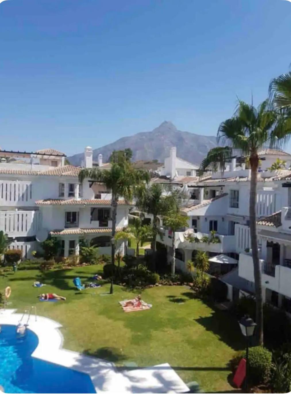 Impeccable 3-bed In Apartment *