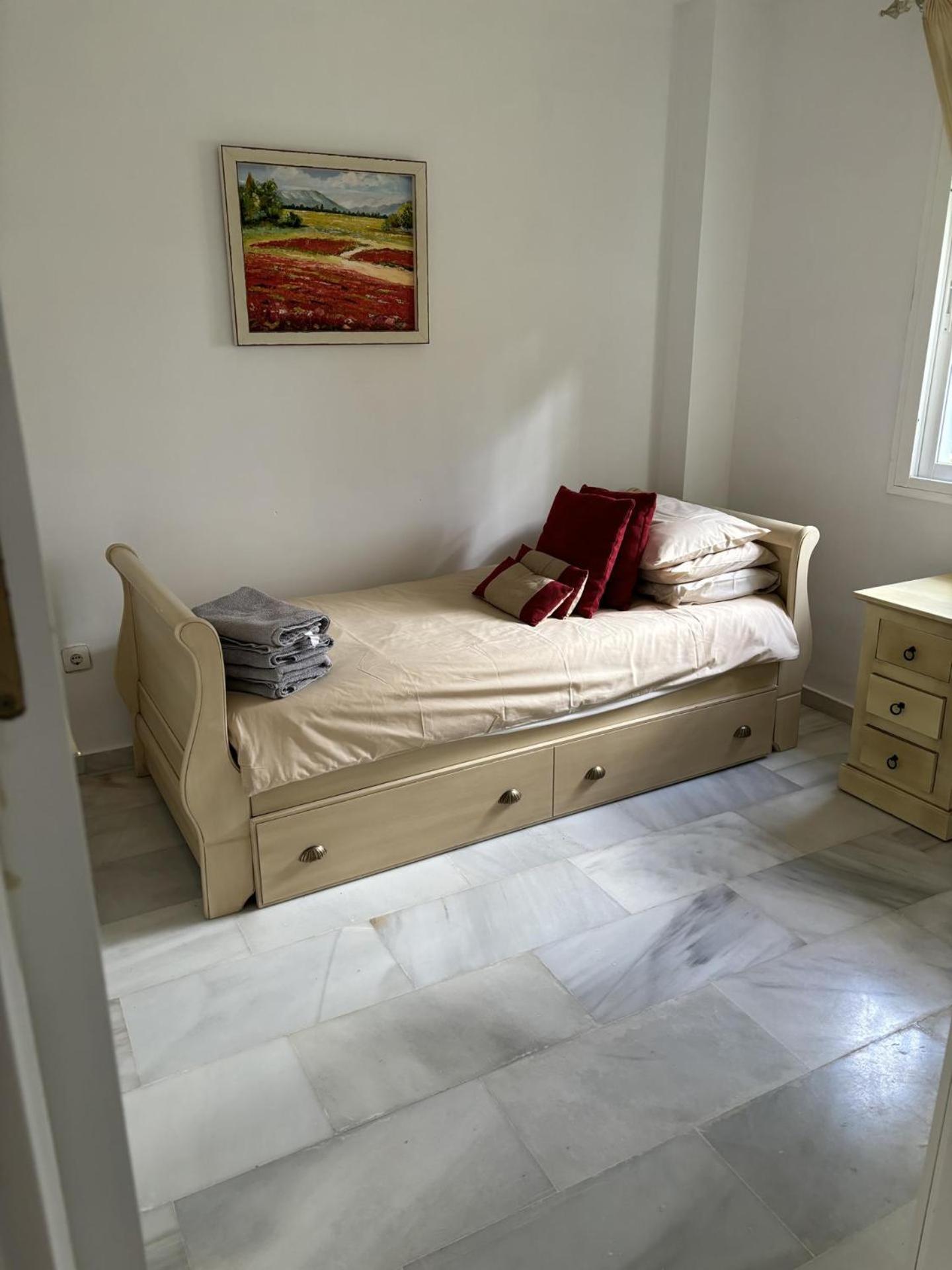 Impeccable 3-bed In Apartment