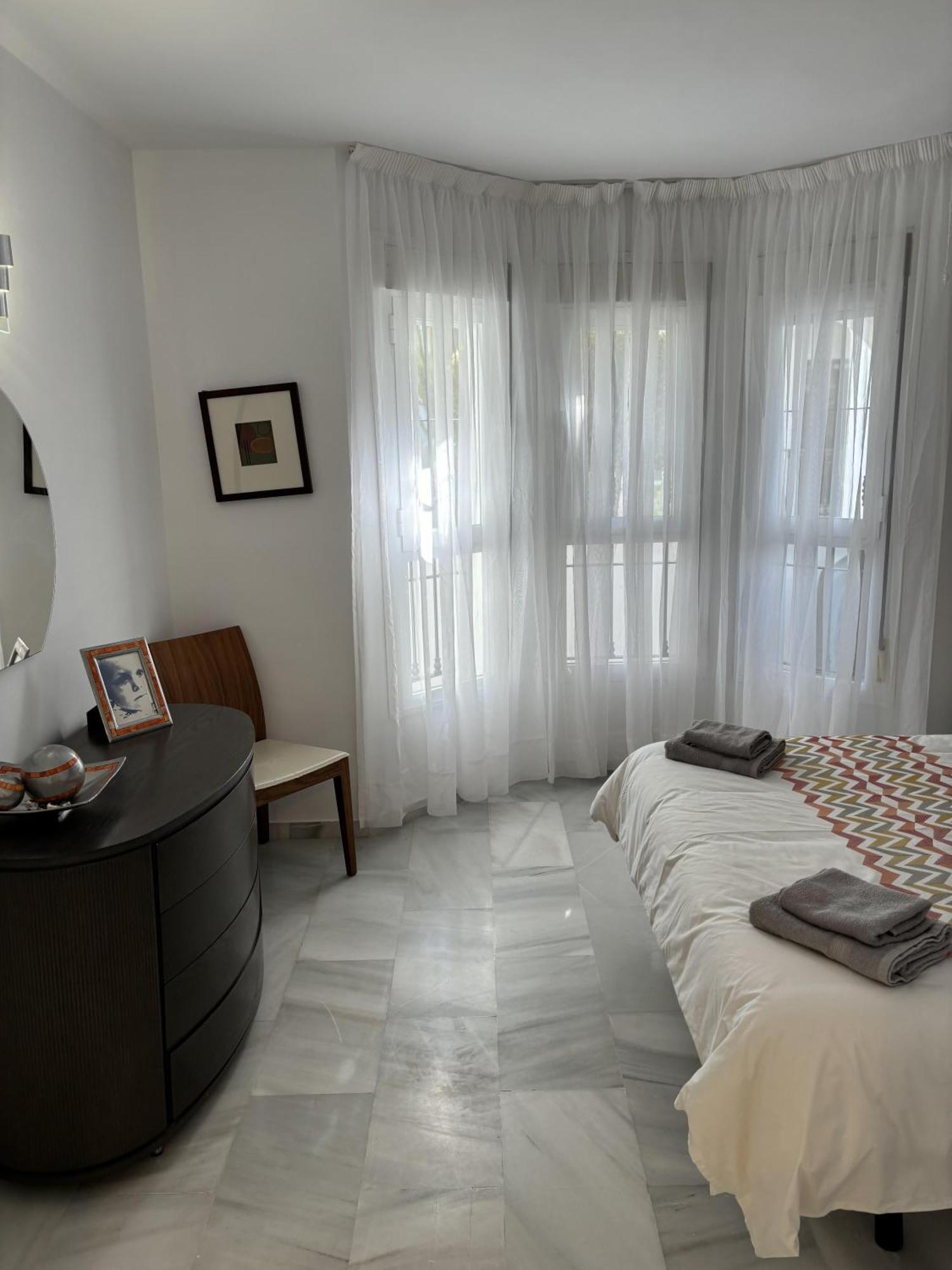 Impeccable 3-bed In Apartment