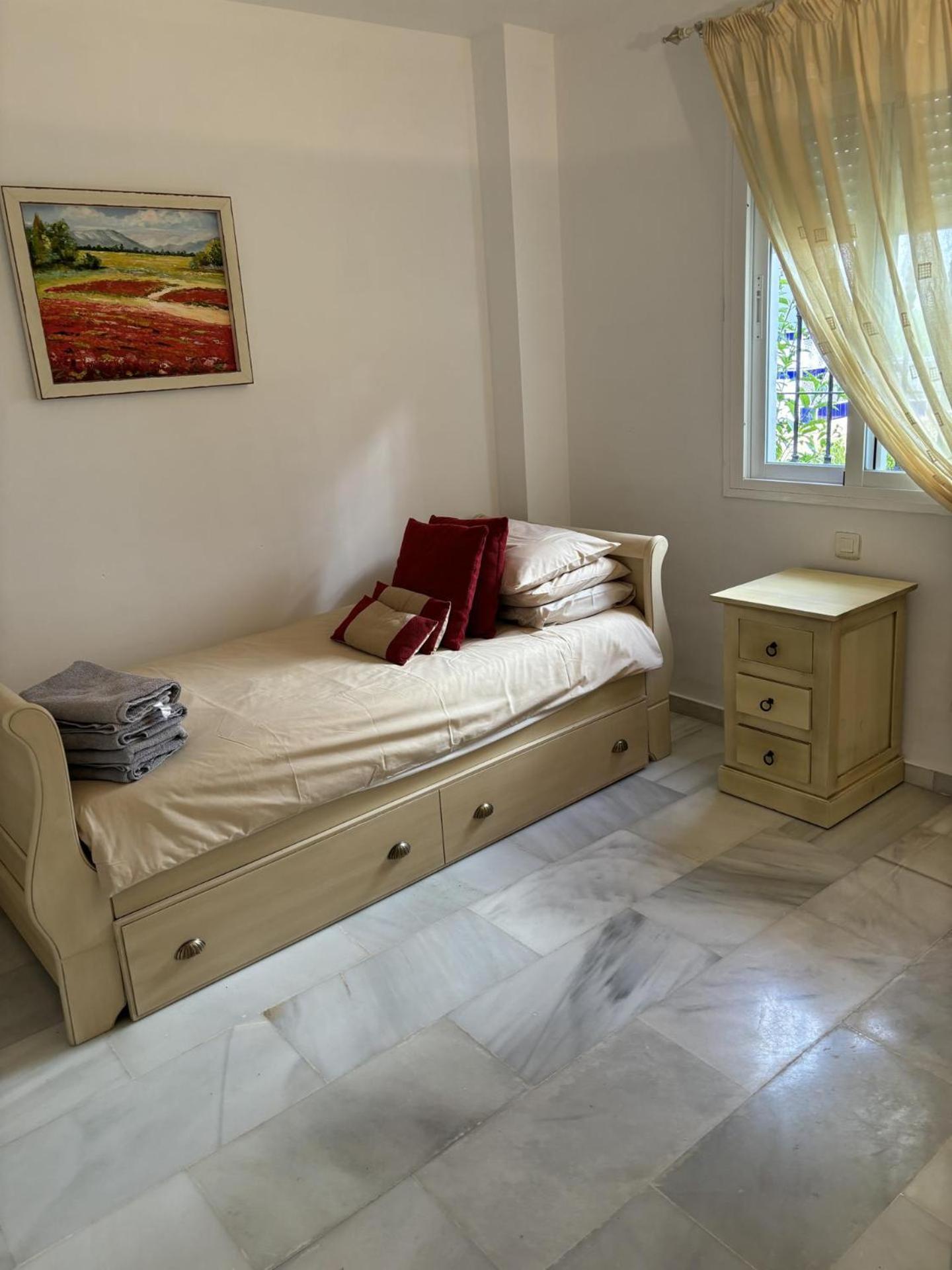Impeccable 3-bed In Apartment *