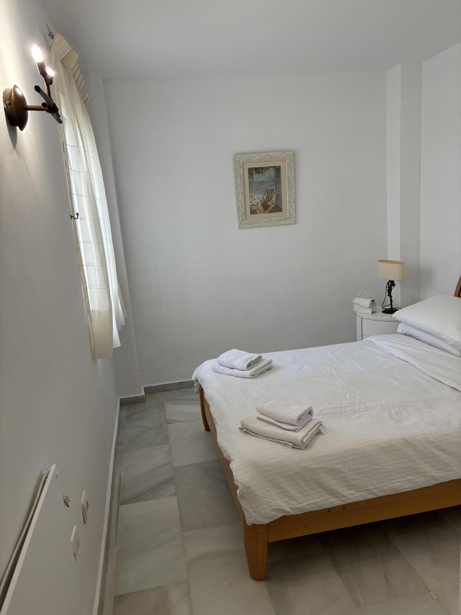 Impeccable 3-bed In Apartment *