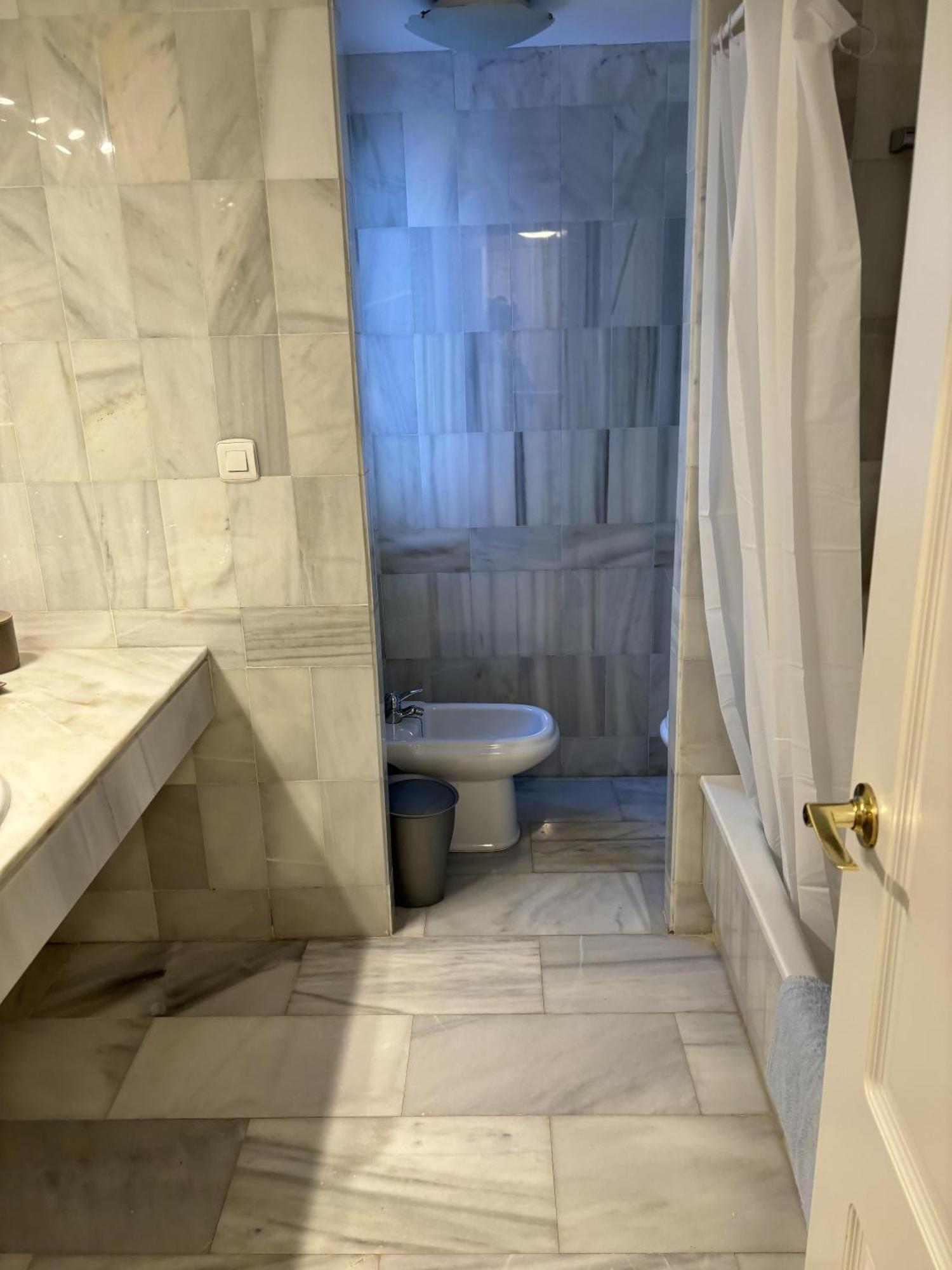 Apartment Impeccable 3-bed In *